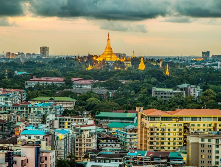 Shwedagon Pagoda gallery image